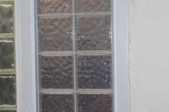 blogmedia-100114051155_glass_block_casement_window_d